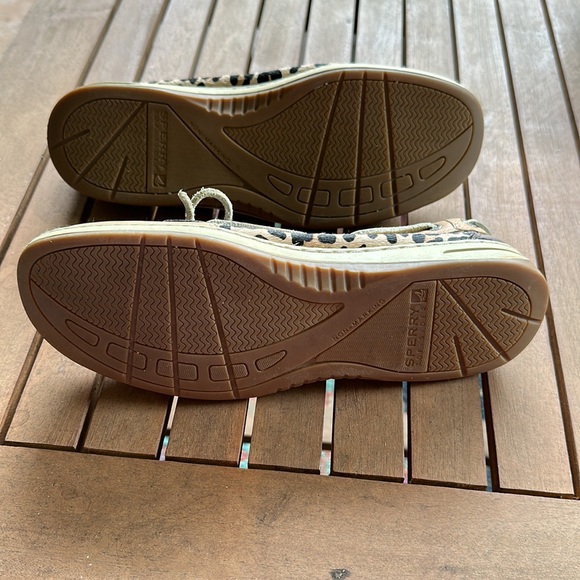 Brown and leopard SPERRY topsiders! Size 7.5 in excellent condition. - Picture 6 of 6